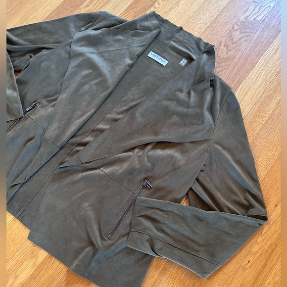 Bagatelle Women’s Faux-Suede Drape-Front Jacket Olive Green Size 1x New No Tags - Picture 3 of 6